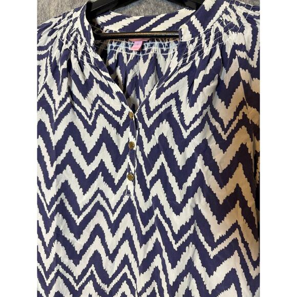 Lilly Pulitzer Silk Chevron V Neck Long Sleeve 1/4 Button Blouse Purple Size S - Picture 2 of 6